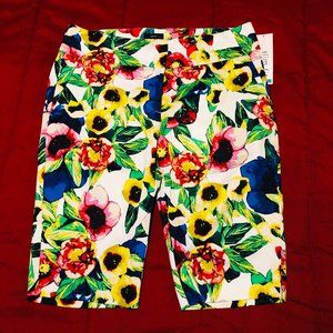 (NWT)Slim Fit Multi-Color Floral Print Bermuda Shorts - Size 6